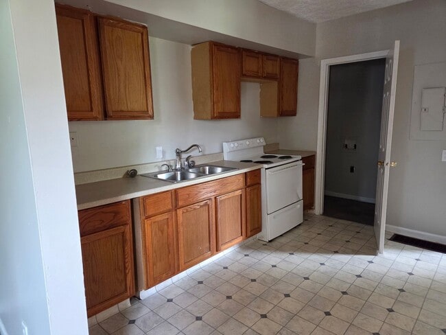 Photo - MGAM-1008 E Kirby Ave Unit 2