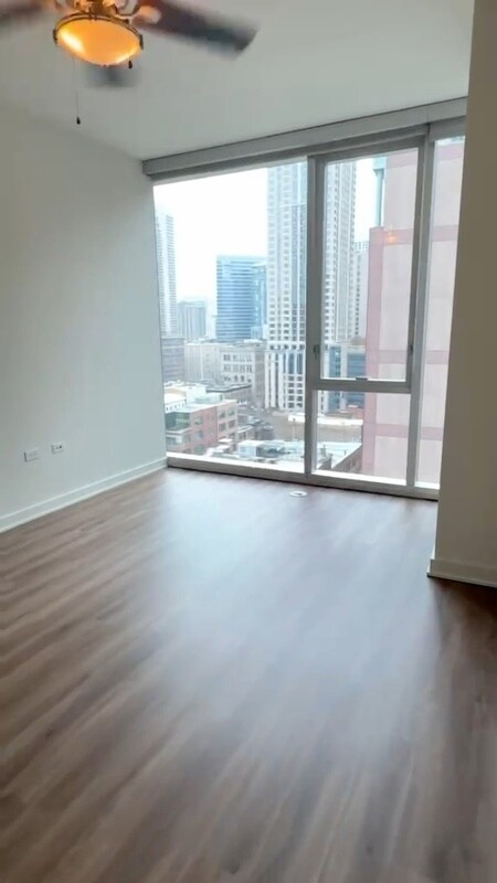 149 W Kinzie St