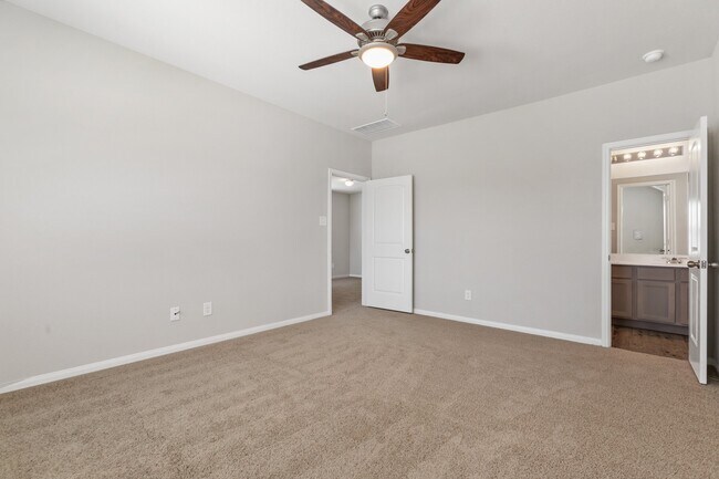 Building Photo - 2519 Moapa Dr