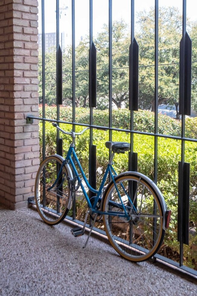 Lantana Apartments