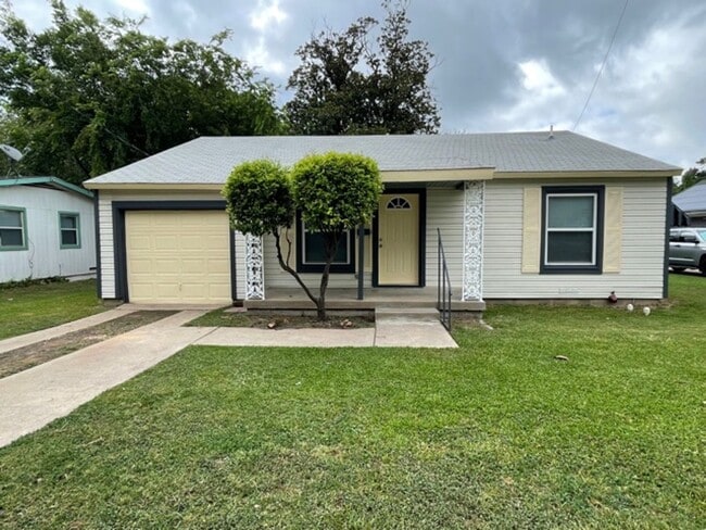 Building Photo - Nice single story home in East Ft. Worth