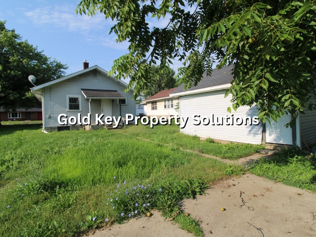 Photo - 2 BR 1 BA House with Enclosed Porch and La...
