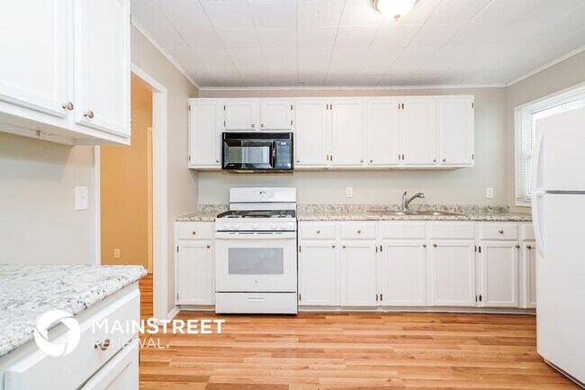 Photo - 1811 E 75th St