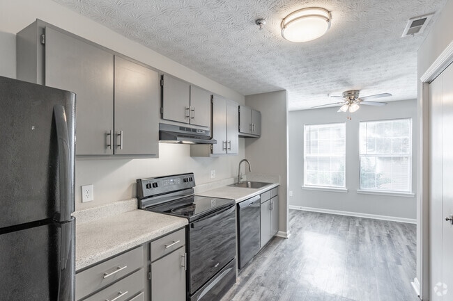 2BR, 2BA - 980SF Kitchen (Renovated)