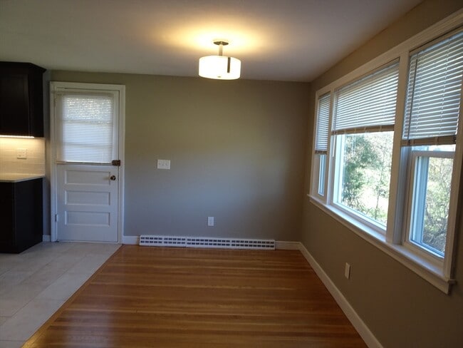 Photo - 2 Lantern Ln