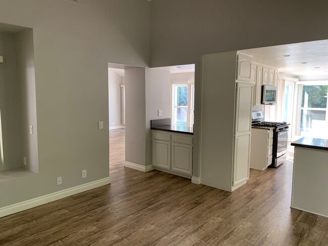 13742 Grand Isle Dr