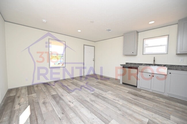 Photo - 214 Kathryn Ln