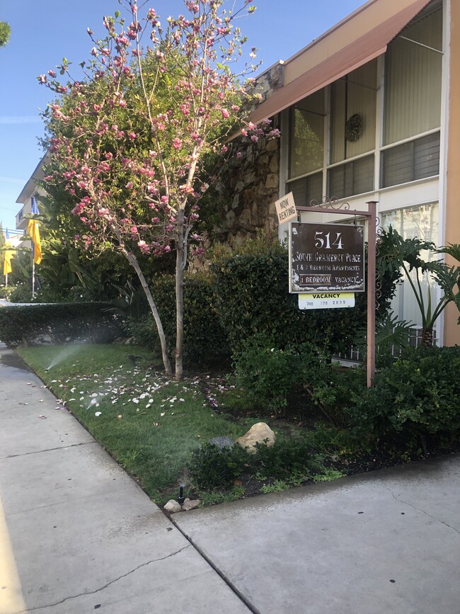 Building Photo - 514 S Gramercy Pl Unit 08