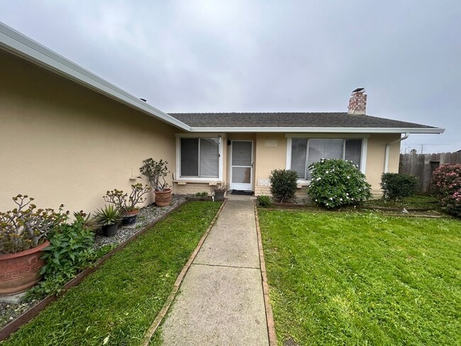 Building Photo - Lovely 3-Bedroom, 2-Bath Home with Spacious Backyard