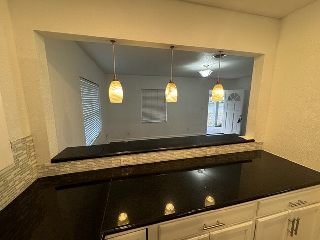 Photo - 805 W Quay Ave