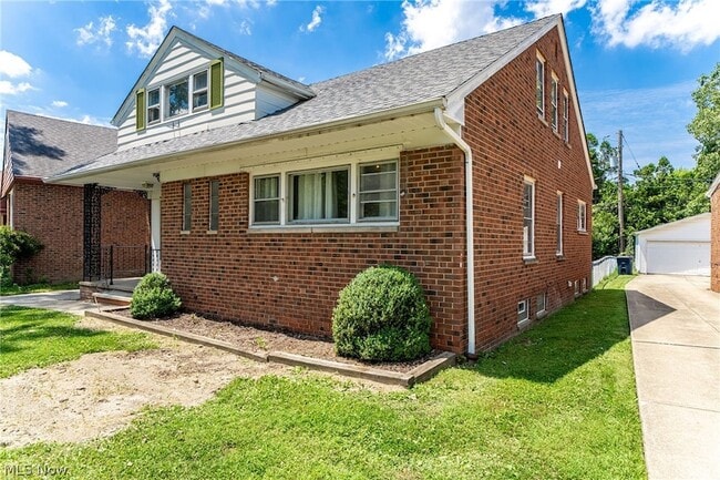 Photo - 24111 Edgehill Dr