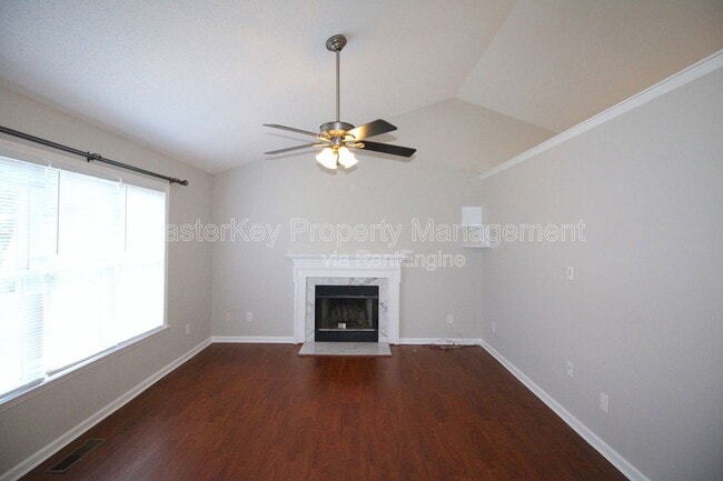 Photo - 305 Noonday Ct