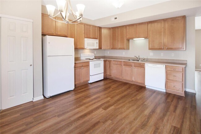 Photo - 209 Candice Way