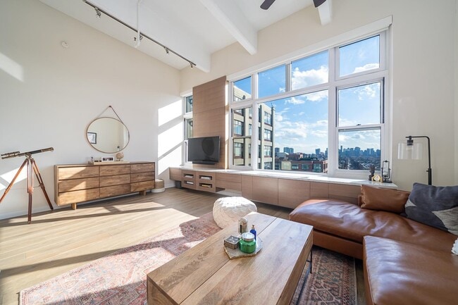 Building Photo - 1500 Washington St Unit 10V