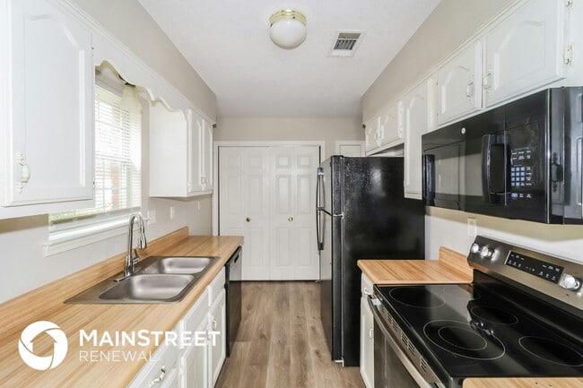 Photo - 1616 Camille Way