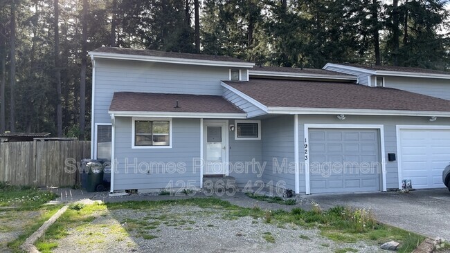 Building Photo - 1923 150th St S Rental