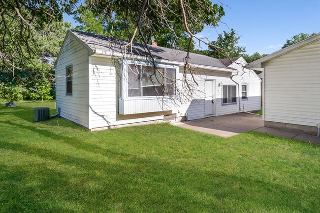 Building Photo - 4544 Otter Lake Rd