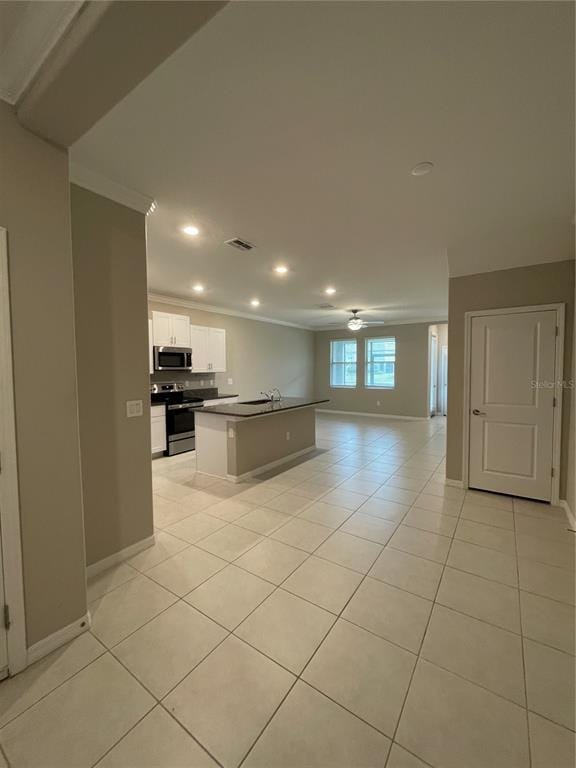 Photo - 31864 Blue Passing Loop