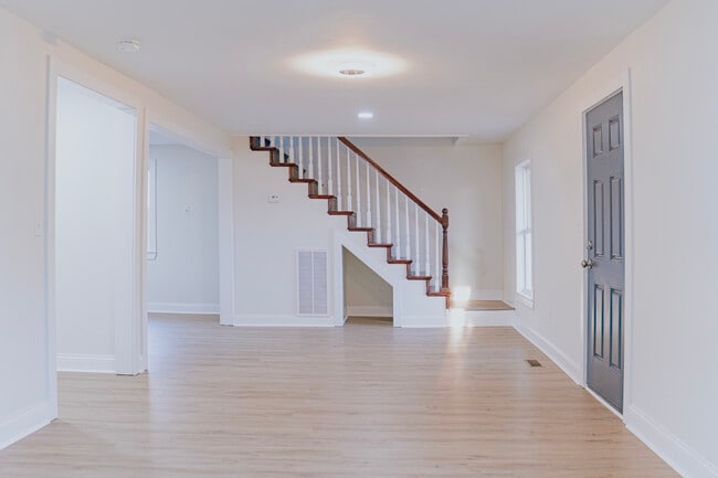 3336 Parker Ln