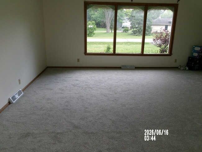 Photo - 18620 Midland Pl