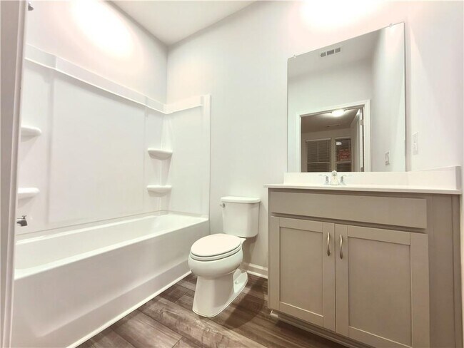 Photo - 2400 Whistler Wy NE