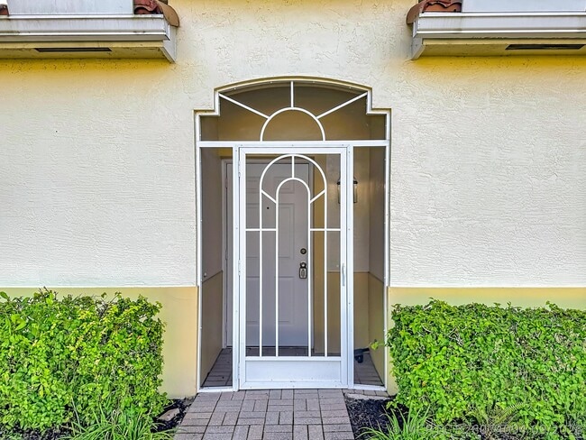 9967 Galleon Dr
