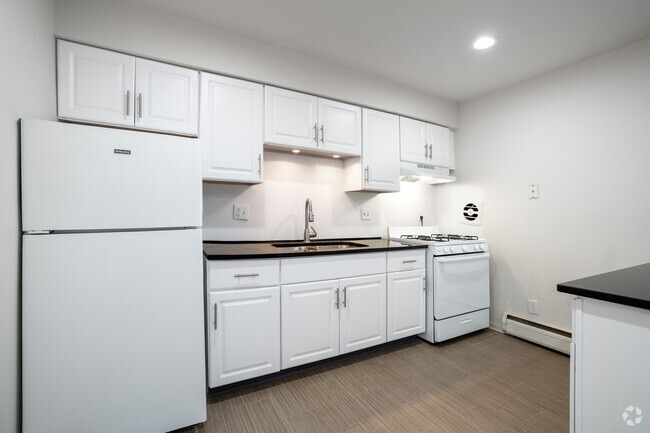 Interior Photo - Island Drive