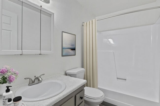 Photo - Houk 33 Apartments