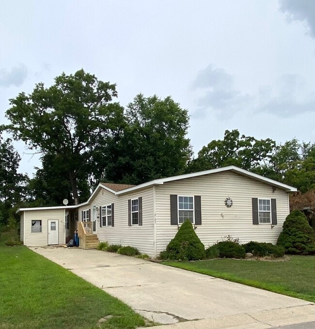 Building Photo - 2103 N Sheeran Dr