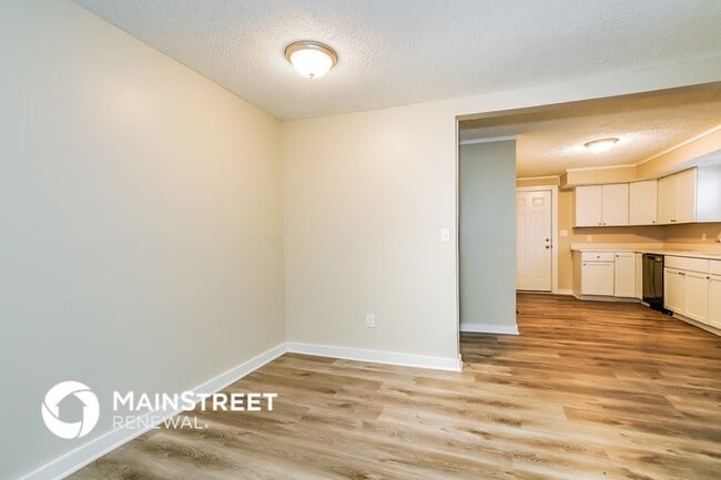 Photo - 639 S Harriet St