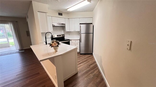 Photo - 3900 Southpointe Dr Unidad 104