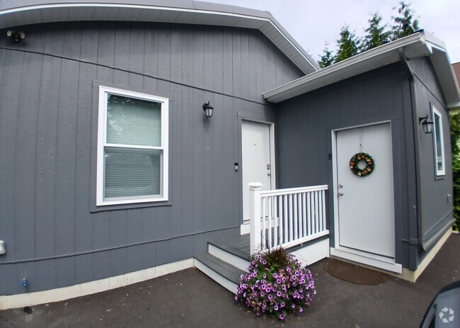 Building Photo - 94 N Pearl St Unit 94a Rental