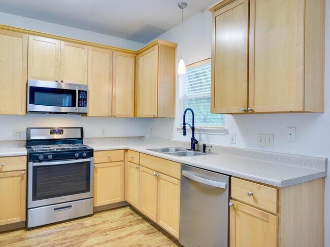 Photo - 1112 Sundrop Pl