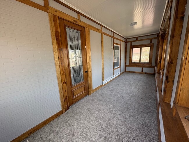 Photo - 1239 Knox Ave N