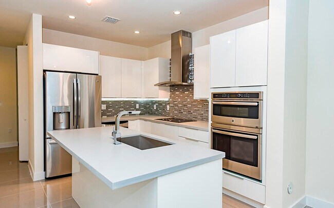 Photo - 10220 NW 63rd Ter Unit 206