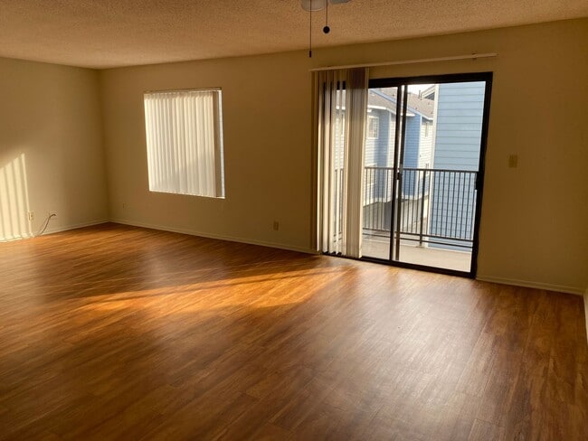 Photo - BELLA APARTMENTS: Beautiful 2 Bed - 2 Bath Unit 3