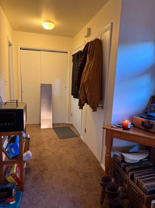 Photo - 881 Burlingham Rd