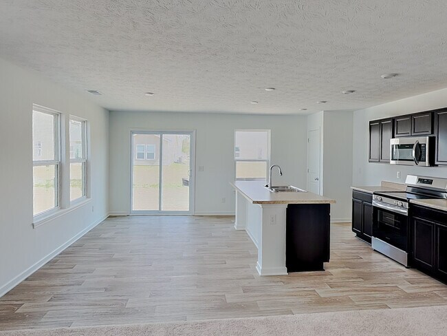 Photo - 2056 White Oak Ln