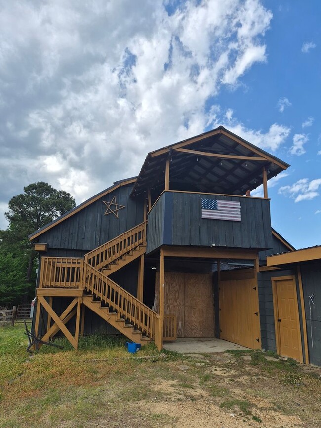 Building Photo - NEW LISTING!!!!!