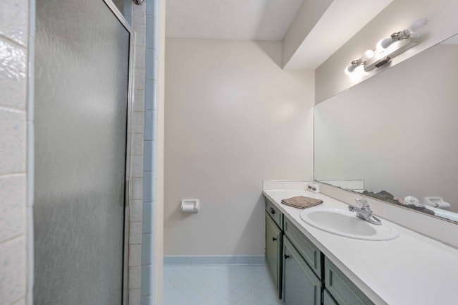 Photo - 99 Southview Dr