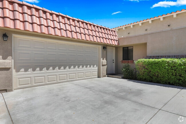 Building Photo - 40492 Bay Hill Way Rental