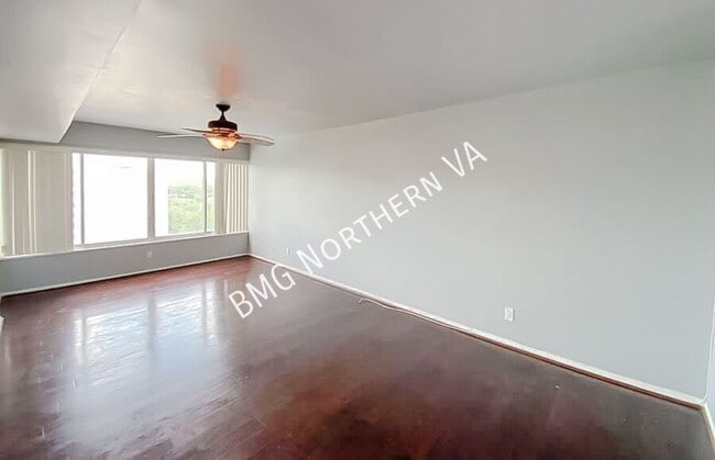 Photo - 5340 Holmes Run Pkwy