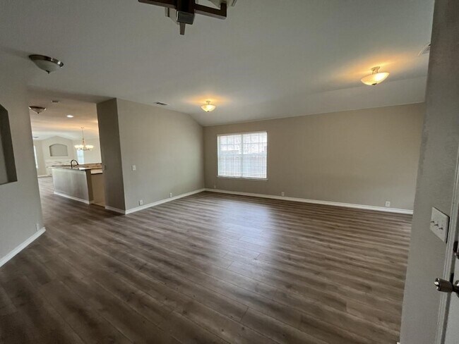 Photo - 3004 Elderberry Dr
