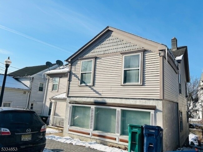 Building Photo - 89 Main St Unit 2 Rental
