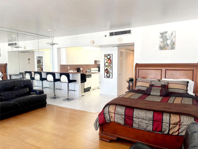 Photo - 100 Lincoln Rd Unit 812