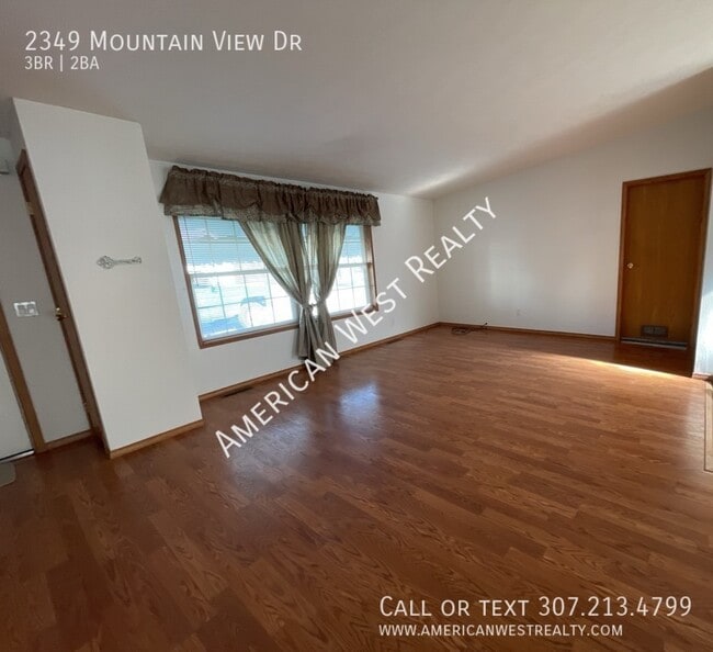 Photo - 2349 Mountain View Dr