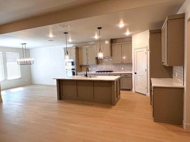 Photo - 2801 133rd St