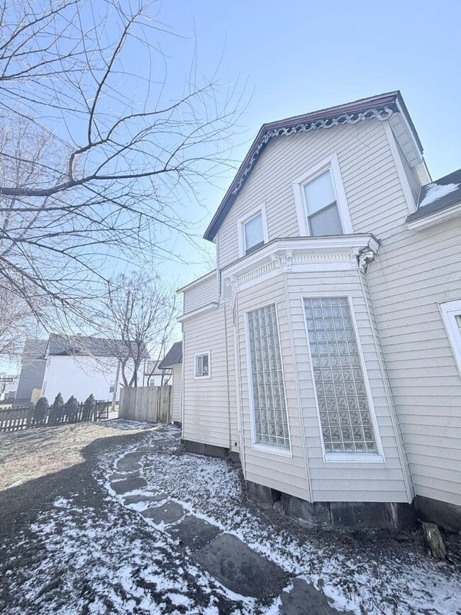 Photo - 2604 W 27th St Unidad Up