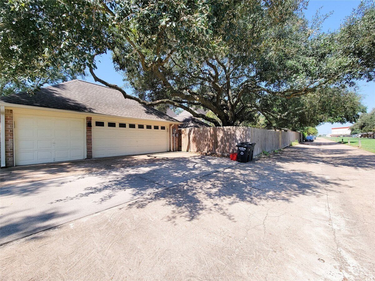Photo - 20506 Laverton Dr