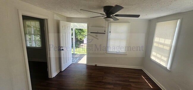 Photo - 2901 Peabody Ave
